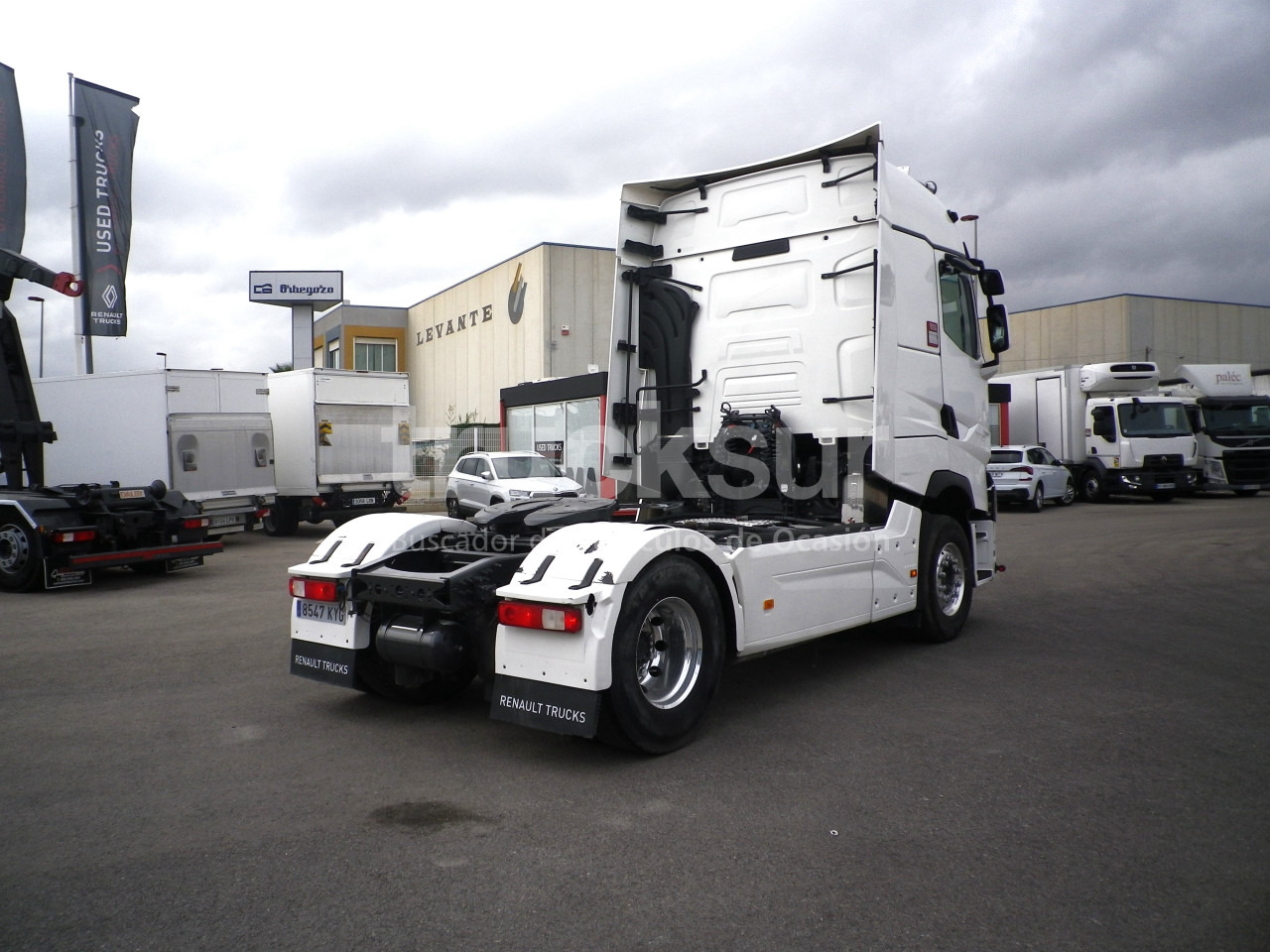 RENAULT T520 HIGH SLEEPER CAB - Sadulveok: pilt 4 RENAULT T520 HIGH SLEEPER CAB - Sadulveok: pilt 4