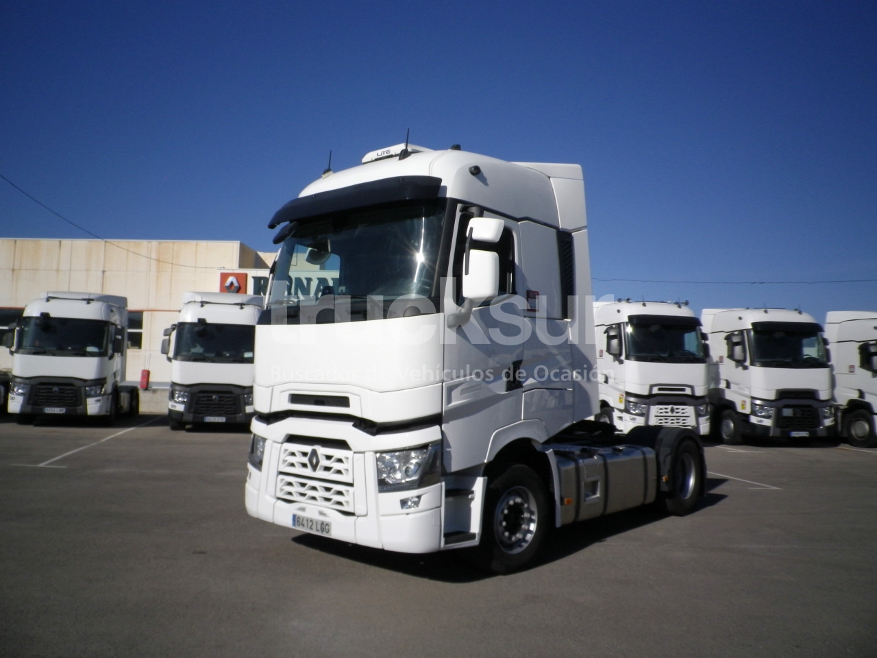 RENAULT T520 HIGH SLEEPER CAB - Sadulveok: pilt 1 RENAULT T520 HIGH SLEEPER CAB - Sadulveok: pilt 1