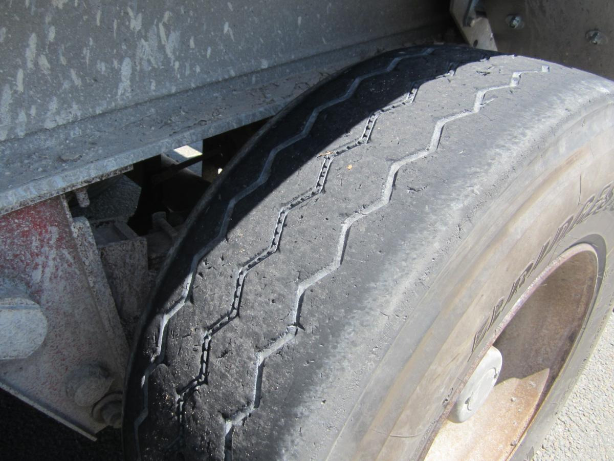 Benalu - Kallur-poolhaagis: pilt 4 Benalu - Kallur-poolhaagis: pilt 4