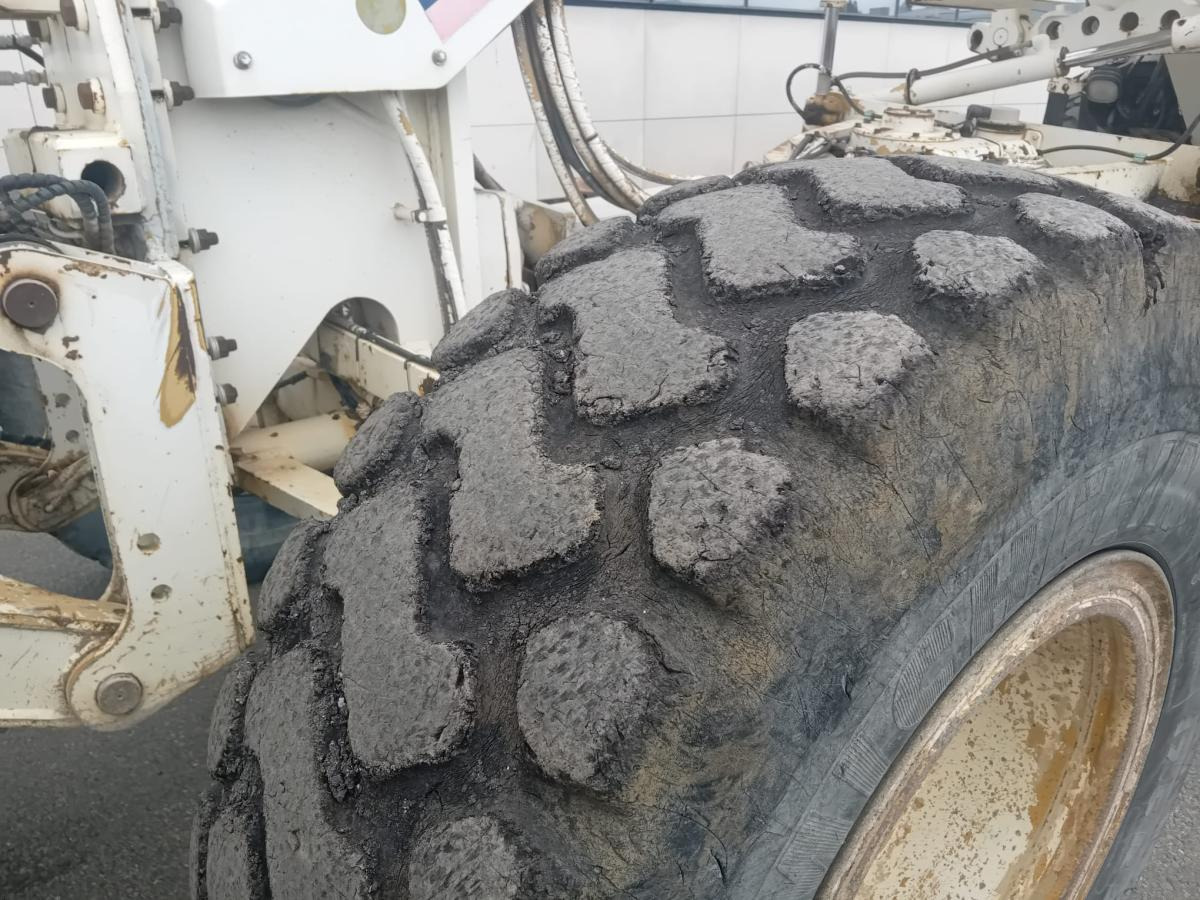 Caterpillar 12H - Teehöövel: pilt 2 Caterpillar 12H - Teehöövel: pilt 2