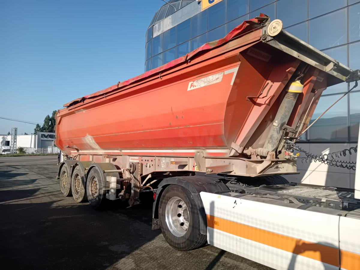 Fruehauf - Kallur-poolhaagis: pilt 1 Fruehauf - Kallur-poolhaagis: pilt 1