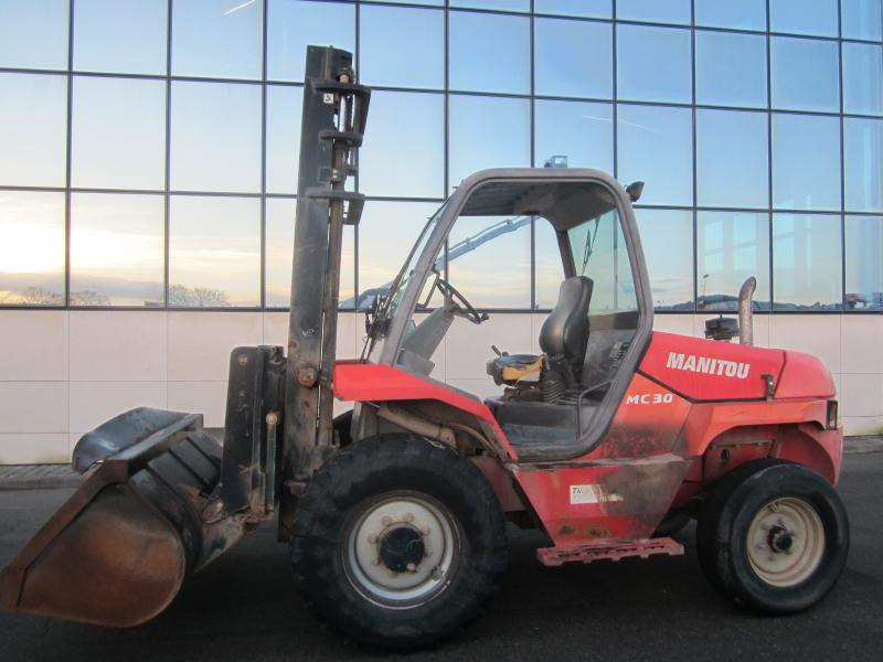 Manitou MC30 - Diiseltõstuk: pilt 2 Manitou MC30 - Diiseltõstuk: pilt 2