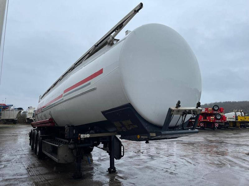 Trailor - Tsistern poolhaagis: pilt 2 Trailor - Tsistern poolhaagis: pilt 2