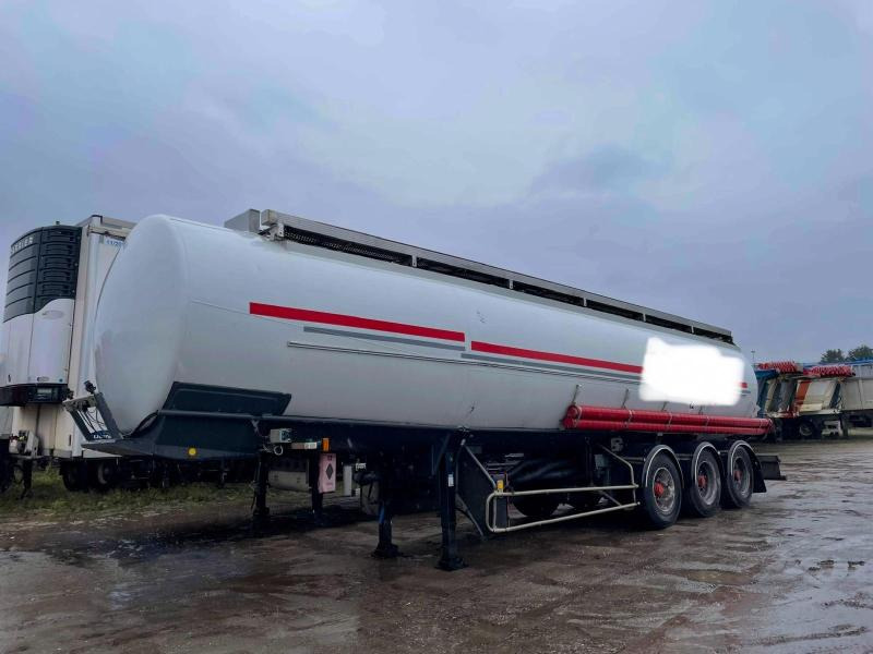 Trailor - Tsistern poolhaagis: pilt 1 Trailor - Tsistern poolhaagis: pilt 1