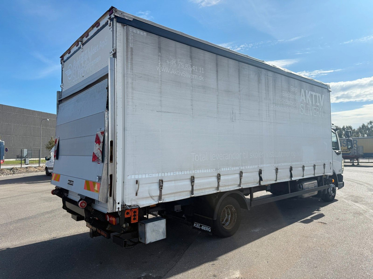 DAF LF 45 /220 4x2 Curtainsider and Taillift Euro 6 - Tent veoauto: pilt 3 DAF LF 45 /220 4x2 Curtainsider and Taillift Euro 6 - Tent veoauto: pilt 3