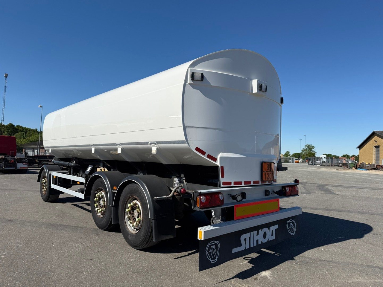 Eurotank 3 axle ET-26-4 ADR 25.500 L 4 Room - Tsisternhaagis: pilt 4 Eurotank 3 axle ET-26-4 ADR 25.500 L 4 Room - Tsisternhaagis: pilt 4