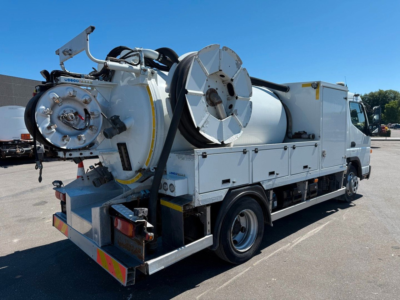 FUSO Canter 9C18 Duonic Rioned 3500 l. Kombi Euro 6 - Vaakumveok: pilt 3 FUSO Canter 9C18 Duonic Rioned 3500 l. Kombi Euro 6 - Vaakumveok: pilt 3