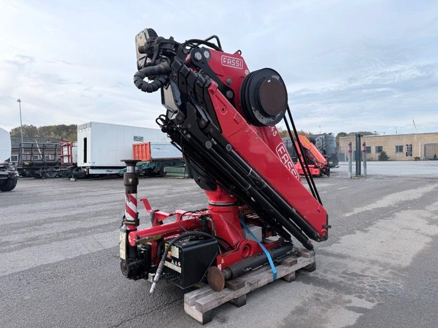 Fassi F245A.2.25 E-Dynamic Radio Remote / Crane - Kraanaga veoauto: pilt 2 Fassi F245A.2.25 E-Dynamic Radio Remote / Crane - Kraanaga veoauto: pilt 2