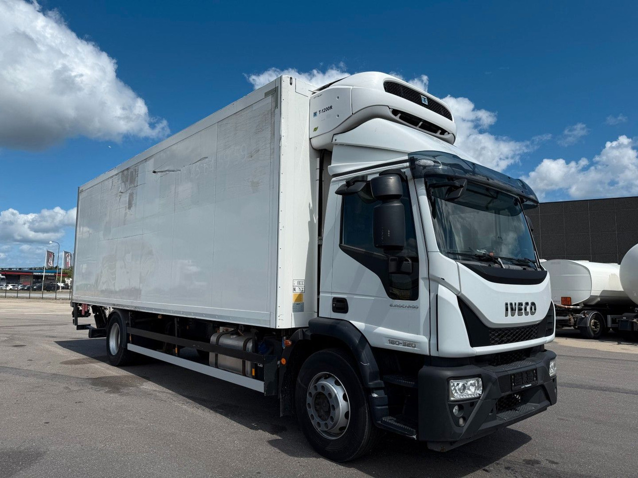 Iveco 180E32 4x2 Schmitz / Thermo King T-1200R Spectru Iveco 180E32 4x2 Schmitz / Thermo King T-1200R Spectru - Külmutiga veoauto: pilt 2 Iveco 180E32 4x2 Schmitz / Thermo King T-1200R Spectru Iveco 180E32 4x2 Schmitz / Thermo King T-1200R Spectru - Külmutiga veoauto: pilt 2