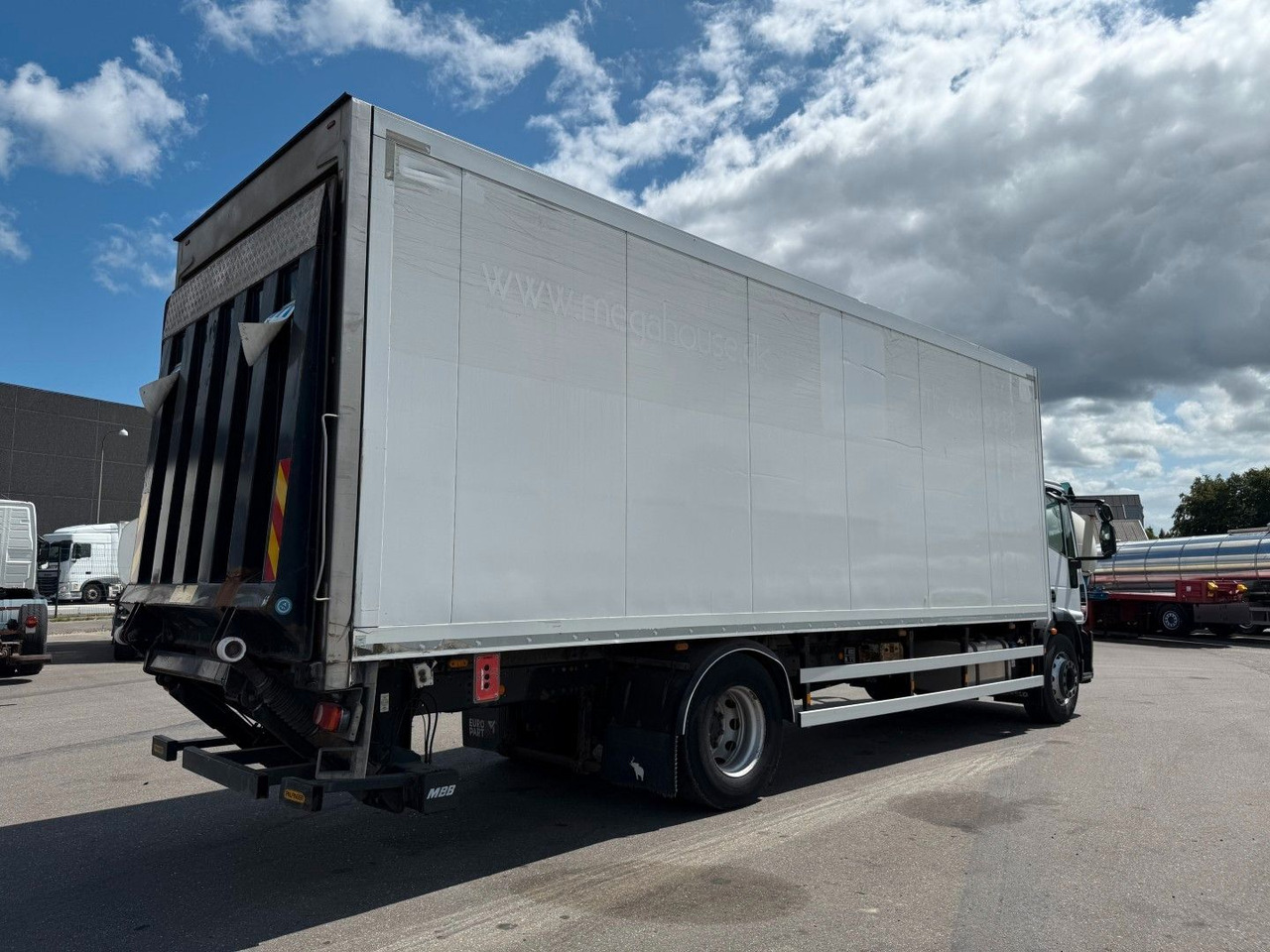 Iveco 180E32 Schmitz / Thermo King T-1200R Spectrum Iveco 180E32 Schmitz / Thermo King T-1200R Spectrum - Külmutiga veoauto: pilt 3 Iveco 180E32 Schmitz / Thermo King T-1200R Spectrum Iveco 180E32 Schmitz / Thermo King T-1200R Spectrum - Külmutiga veoauto: pilt 3