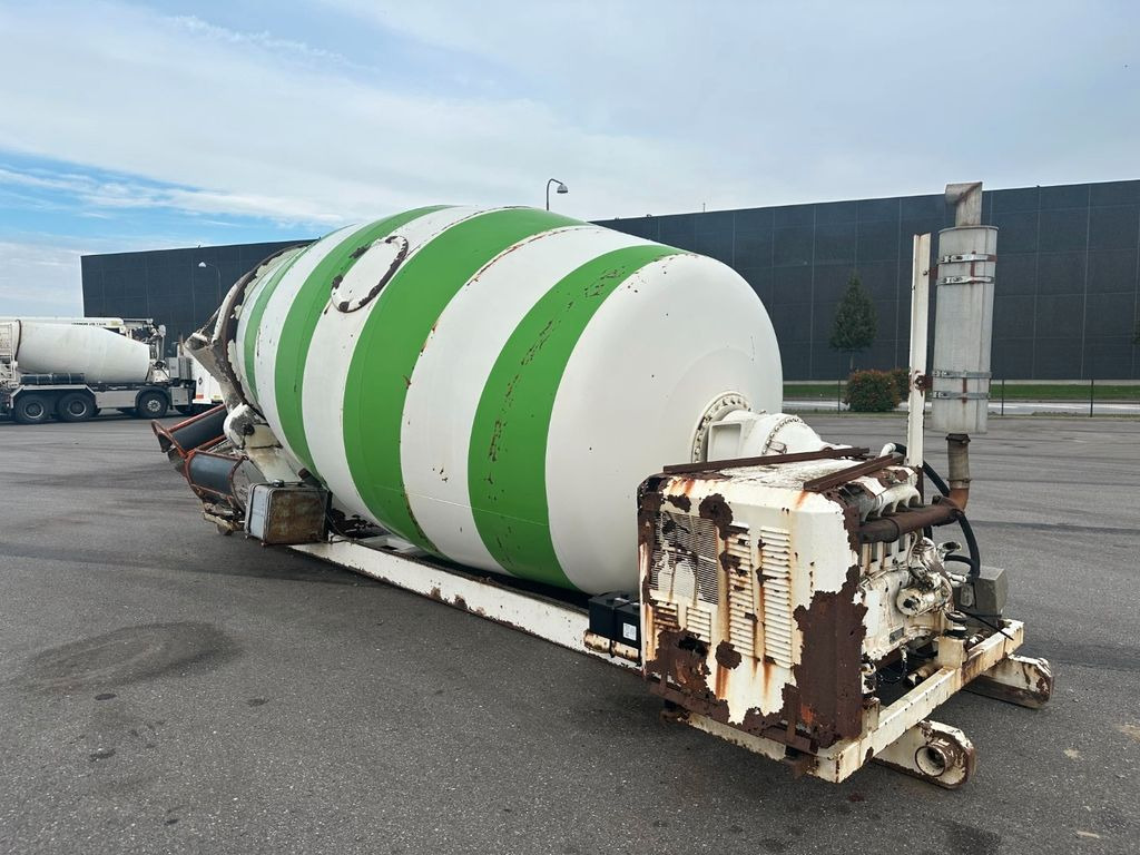 LT 90 D 9 m3 Concrete Mixer on Flat / Deutz - Autobetoonisegisti: pilt 2 LT 90 D 9 m3 Concrete Mixer on Flat / Deutz - Autobetoonisegisti: pilt 2