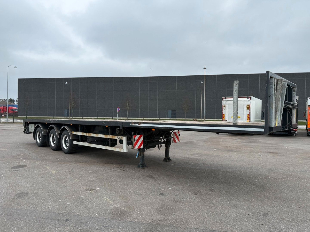 Lag 3 axle 7 m. Extendable / Last Axle Steering - Platvorm/ Madelpoolhaagis: pilt 2 Lag 3 axle 7 m. Extendable / Last Axle Steering - Platvorm/ Madelpoolhaagis: pilt 2