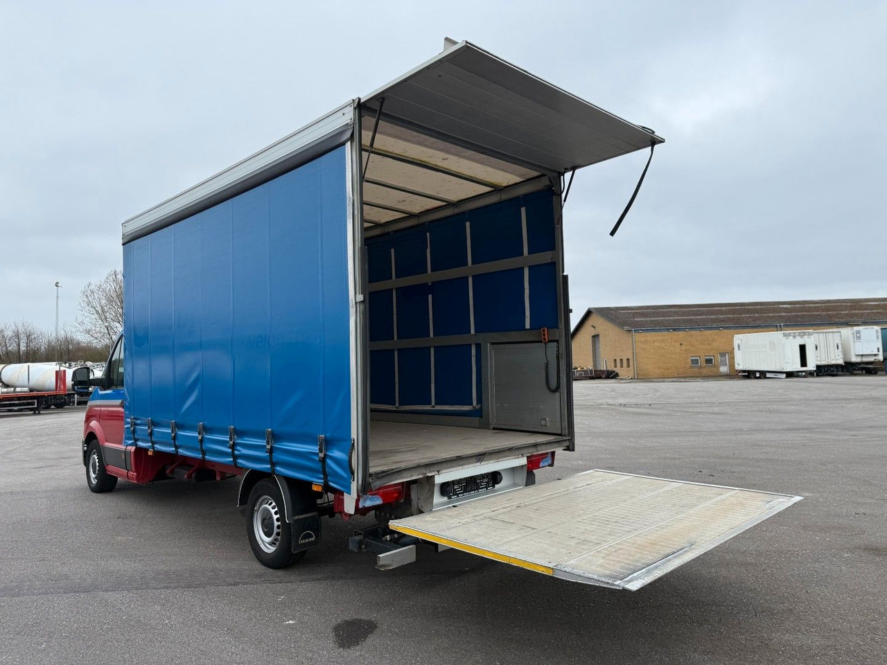 MAN TGE 2.0 TDI 3.180 Plane - Automat - Zepro - AC - Tent tarbesõiduk: pilt 5 MAN TGE 2.0 TDI 3.180 Plane - Automat - Zepro - AC - Tent tarbesõiduk: pilt 5