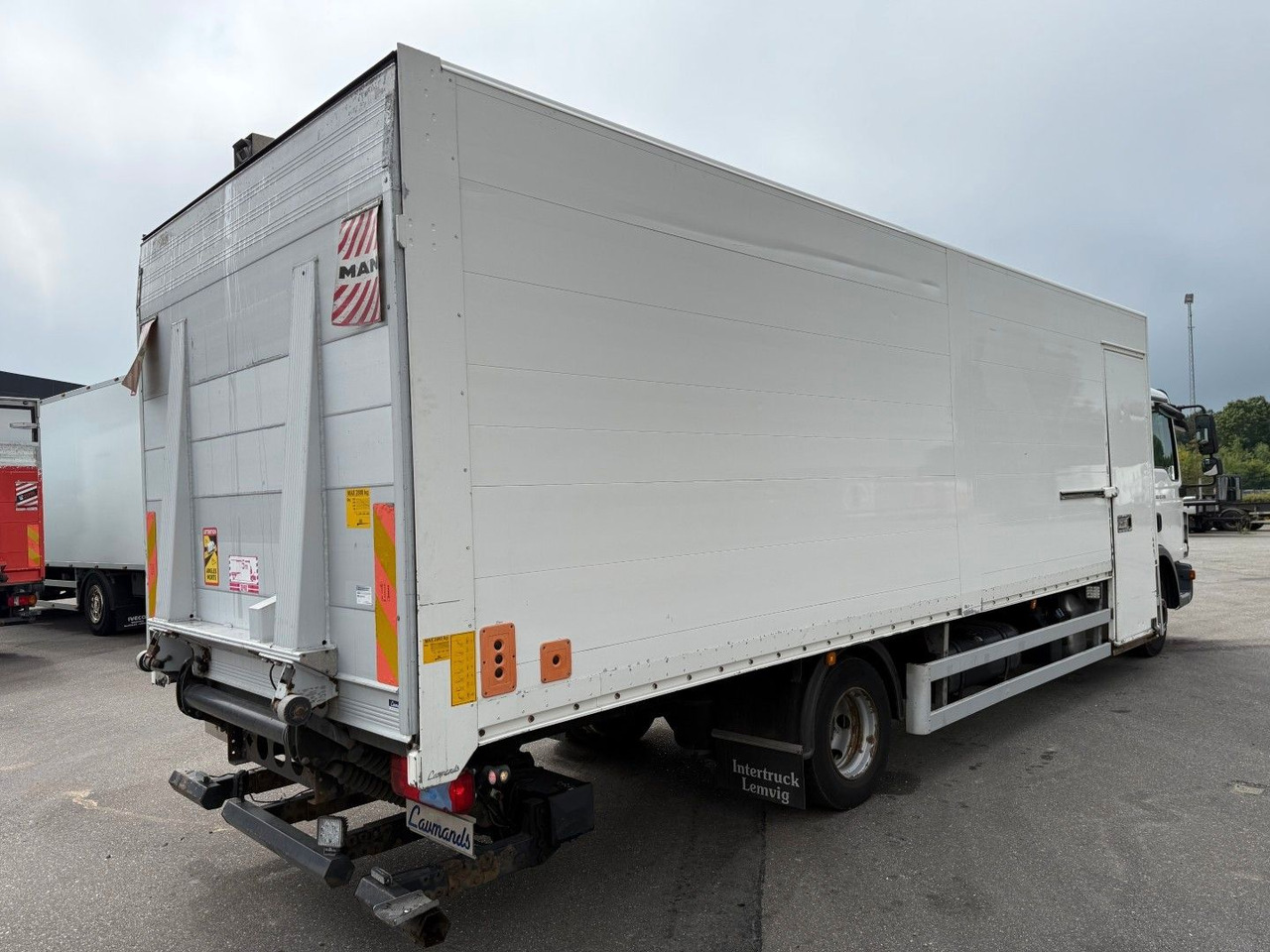 MAN TGL 12.220 4x2 Euro 6 Koffer - Kasti veoauto: pilt 3 MAN TGL 12.220 4x2 Euro 6 Koffer - Kasti veoauto: pilt 3