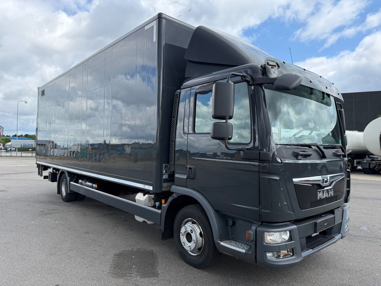 MAN TGL 12.250 Euro 6 Closed box / Koffer 7.20 m. - Kasti veoauto: pilt 2 MAN TGL 12.250 Euro 6 Closed box / Koffer 7.20 m. - Kasti veoauto: pilt 2