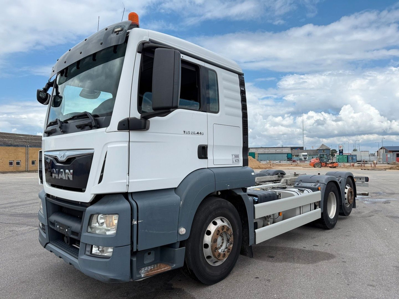 MAN TGS 26.440 6x2*4 Euro 6 ADR Chassis - Kabiinišassiiga veoauto: pilt 1 MAN TGS 26.440 6x2*4 Euro 6 ADR Chassis - Kabiinišassiiga veoauto: pilt 1