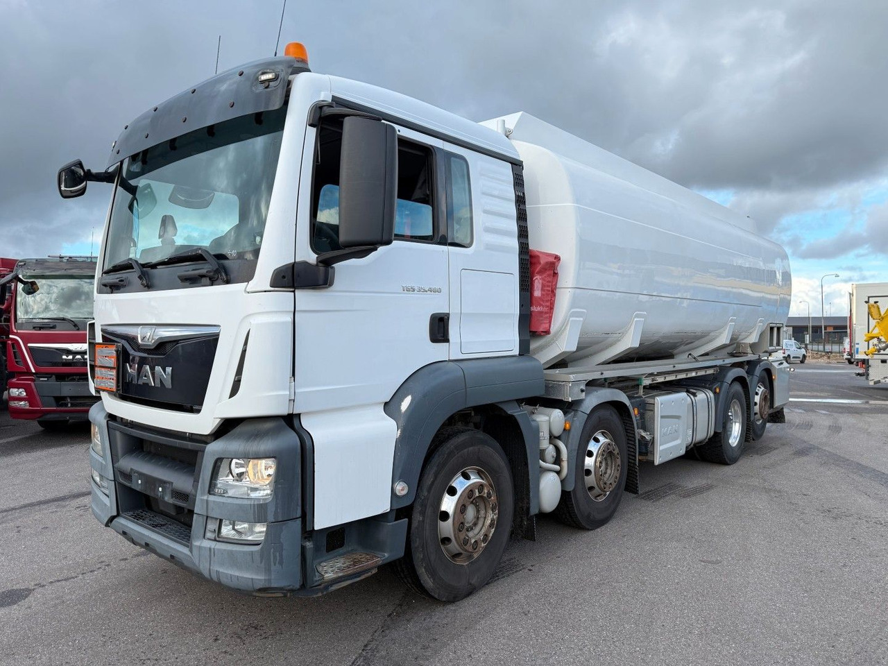 MAN TGS 35.480 8x2*6 Euro 6 23.000 l ADR Tanktruck - Tsisternauto: pilt 1 MAN TGS 35.480 8x2*6 Euro 6 23.000 l ADR Tanktruck - Tsisternauto: pilt 1
