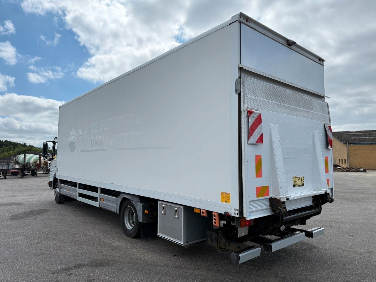 Mercedes-Benz Atego 1218 4x2 Euro 5 8,0 m. koffer - Kasti veoauto: pilt 4 Mercedes-Benz Atego 1218 4x2 Euro 5 8,0 m. koffer - Kasti veoauto: pilt 4