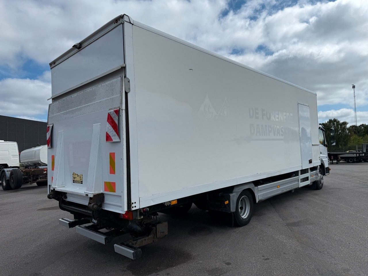 Mercedes-Benz Atego 1218 4x2 Euro 5 8,0 m. koffer - Kasti veoauto: pilt 3 Mercedes-Benz Atego 1218 4x2 Euro 5 8,0 m. koffer - Kasti veoauto: pilt 3