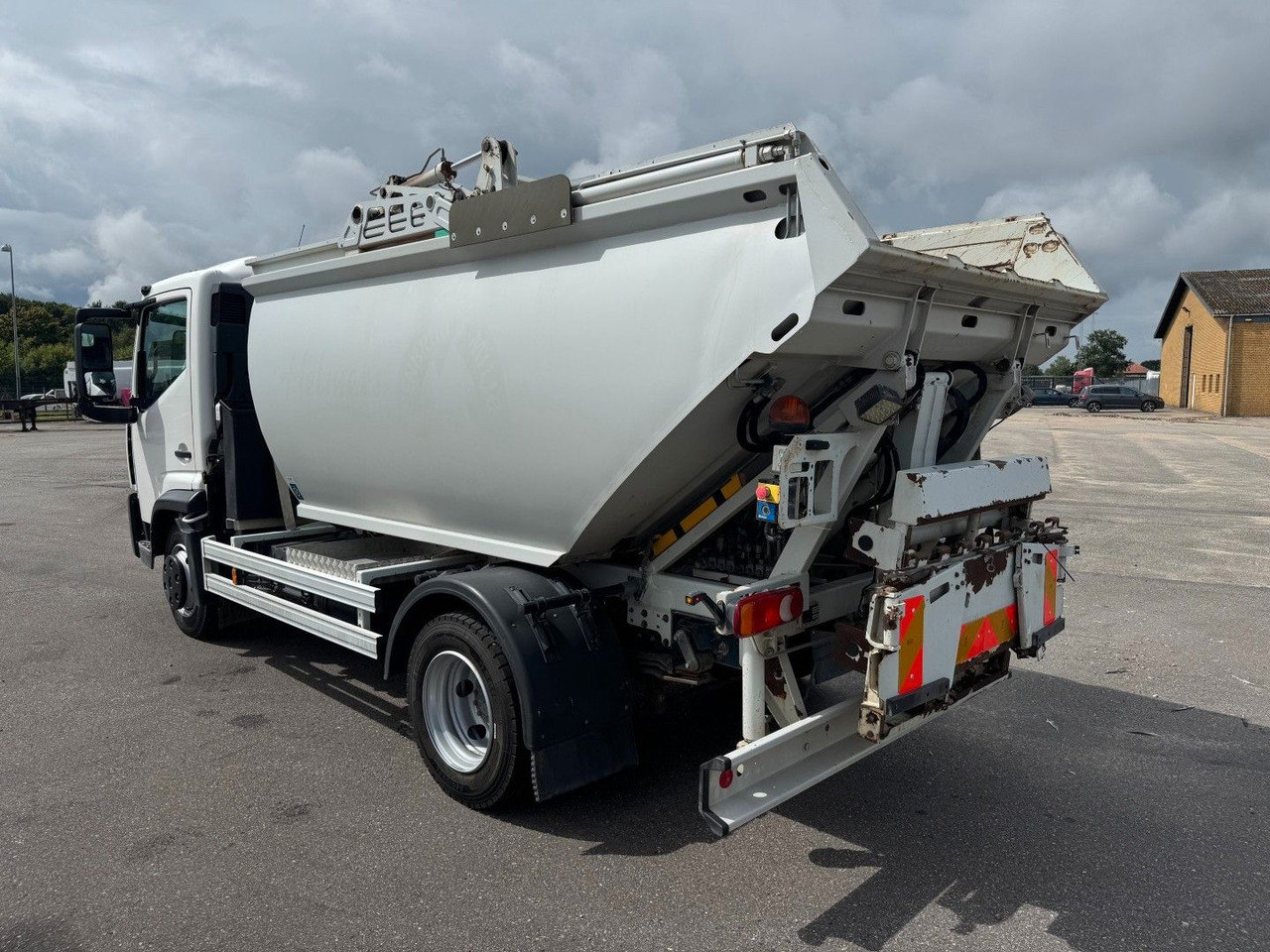 Renault D7.5 180 4x2 Semat/Techno Azimut 8 m3 Garbage - Prügiauto: pilt 4 Renault D7.5 180 4x2 Semat/Techno Azimut 8 m3 Garbage - Prügiauto: pilt 4
