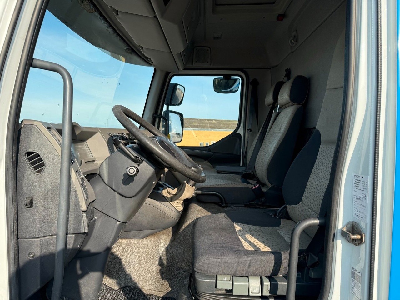 Renault Midlum 220 DXI 4x2 6.0 Box / Koffer - Kasti veoauto: pilt 5 Renault Midlum 220 DXI 4x2 6.0 Box / Koffer - Kasti veoauto: pilt 5