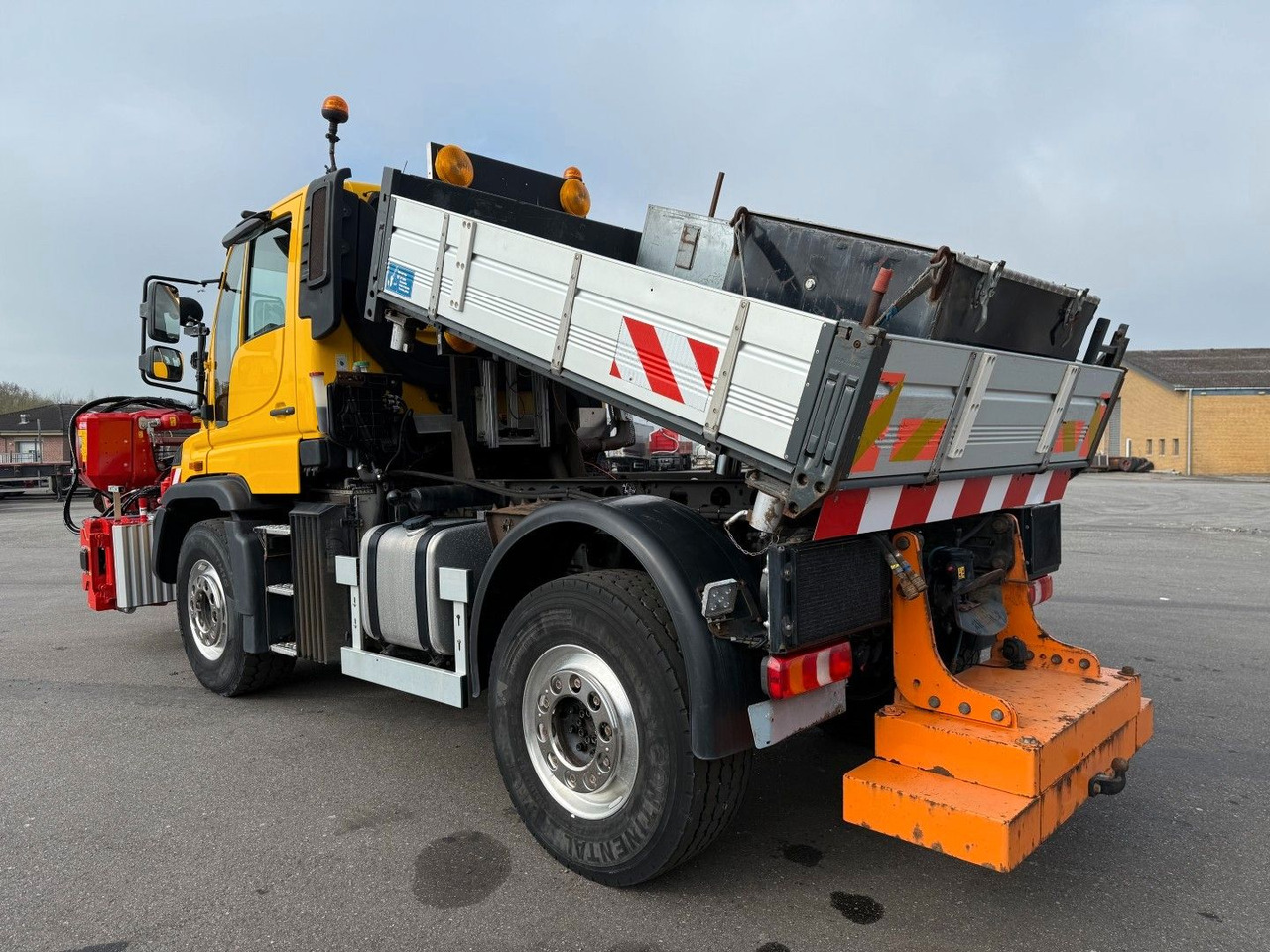 Unimog U427 4x4 Tipper / Kipper / Dücker Fräse BRS 15 - Kallurauto: pilt 5 Unimog U427 4x4 Tipper / Kipper / Dücker Fräse BRS 15 - Kallurauto: pilt 5