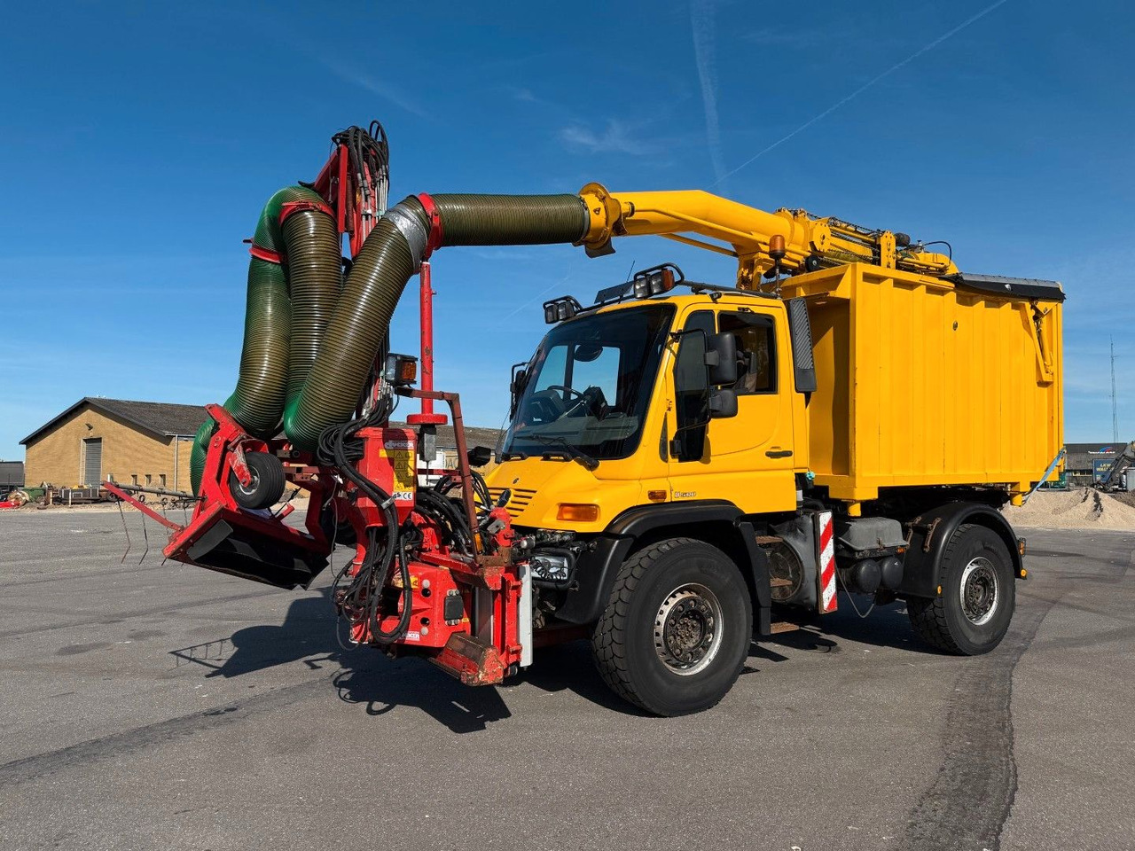 Unimog U500 4x4 / Dücker Kipper / Saug / Mäher MKT 15R - Kallurauto: pilt 1 Unimog U500 4x4 / Dücker Kipper / Saug / Mäher MKT 15R - Kallurauto: pilt 1