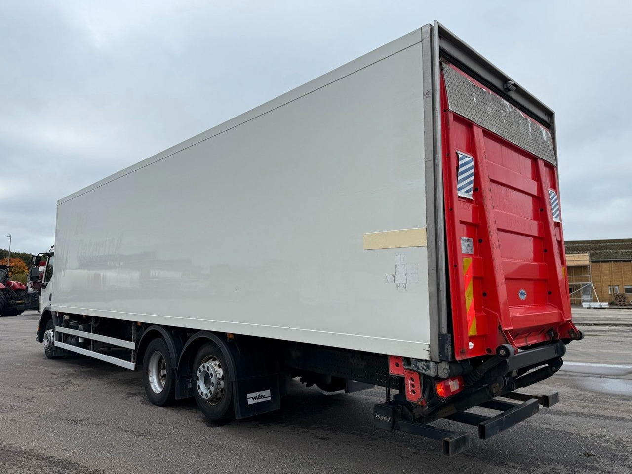 Volvo FE320 6x2*4 TK T1200-R Spectrum 9,80 m. koffer - Külmutiga veoauto: pilt 4 Volvo FE320 6x2*4 TK T1200-R Spectrum 9,80 m. koffer - Külmutiga veoauto: pilt 4