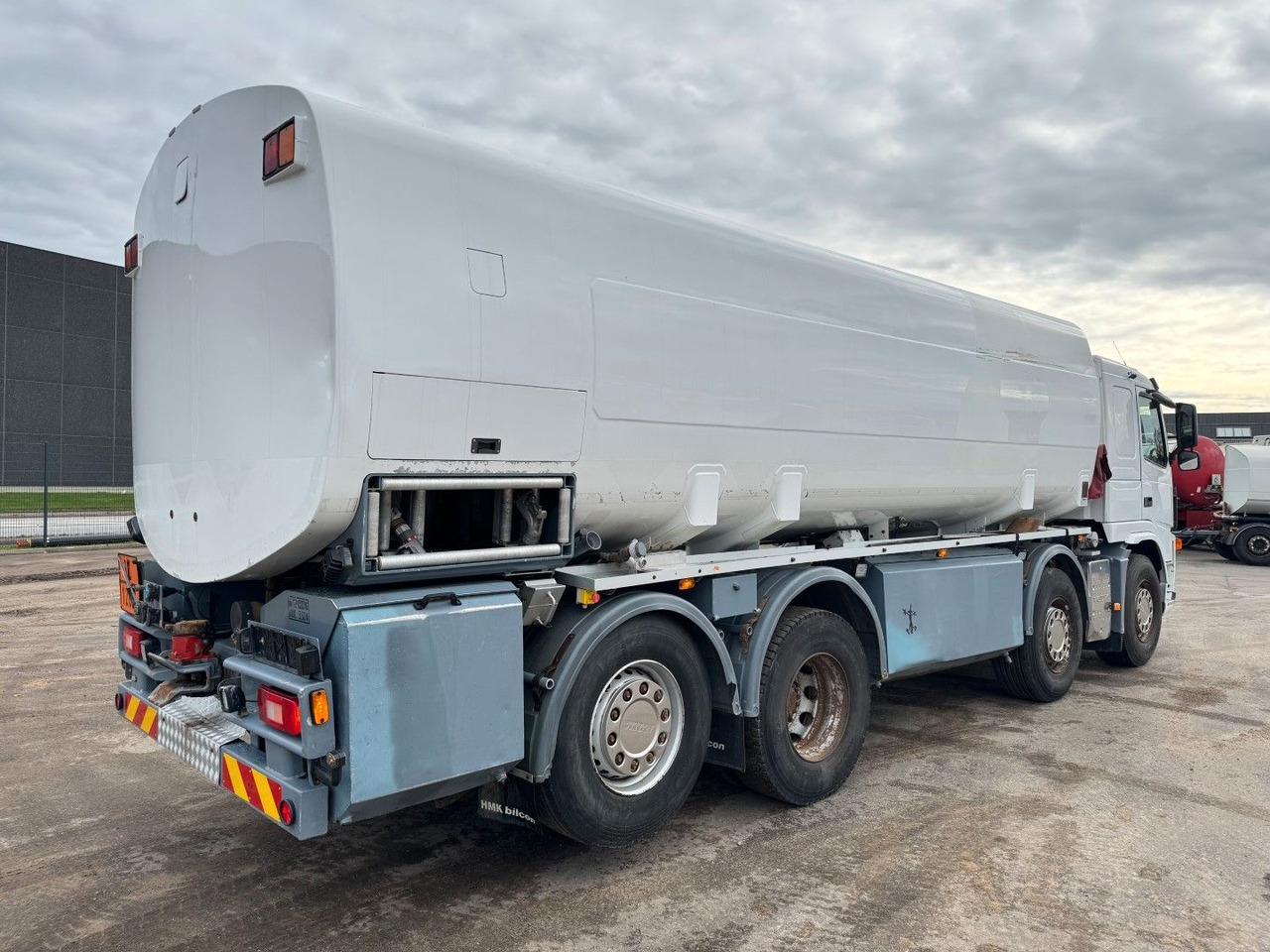 Volvo FM 440 8x2*6 24.000 l. ADR Tanktruck - Tsisternauto: pilt 3 Volvo FM 440 8x2*6 24.000 l. ADR Tanktruck - Tsisternauto: pilt 3