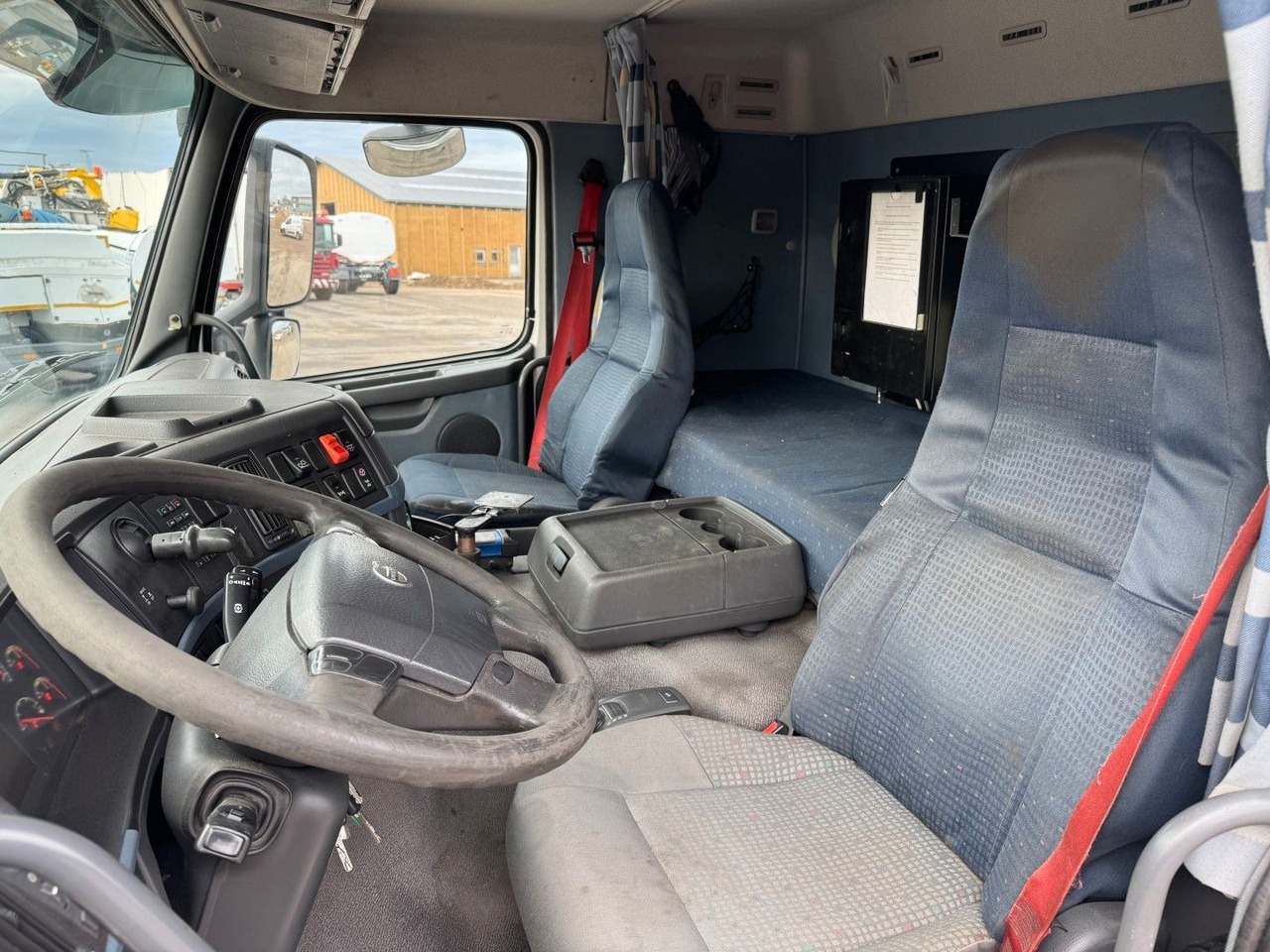 Volvo FM 440 8x2*6 24.000 l. ADR Tanktruck - Tsisternauto: pilt 5 Volvo FM 440 8x2*6 24.000 l. ADR Tanktruck - Tsisternauto: pilt 5