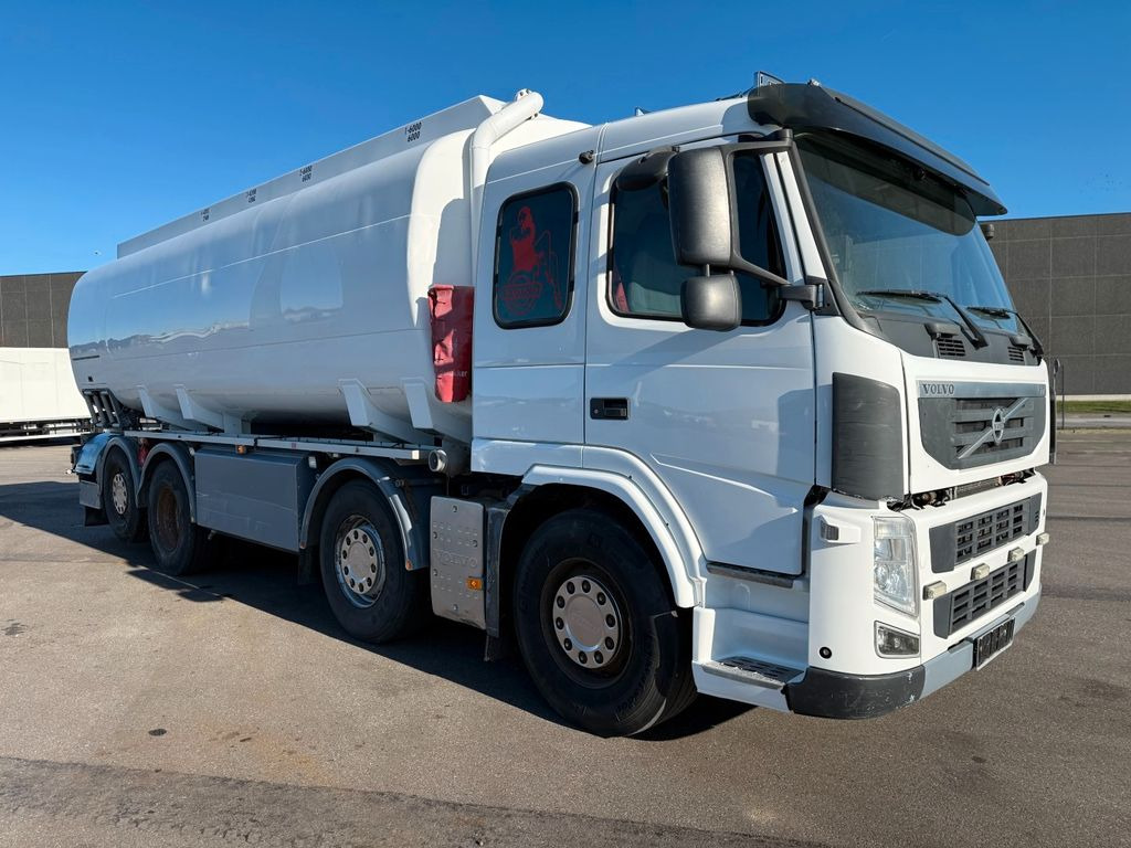 Volvo FM460 8x2*6 24.000 l. ADR Tank Volvo FM460 8x2*6 24.000 l. ADR Tanktruck - Tsisternauto: pilt 2 Volvo FM460 8x2*6 24.000 l. ADR Tank Volvo FM460 8x2*6 24.000 l. ADR Tanktruck - Tsisternauto: pilt 2