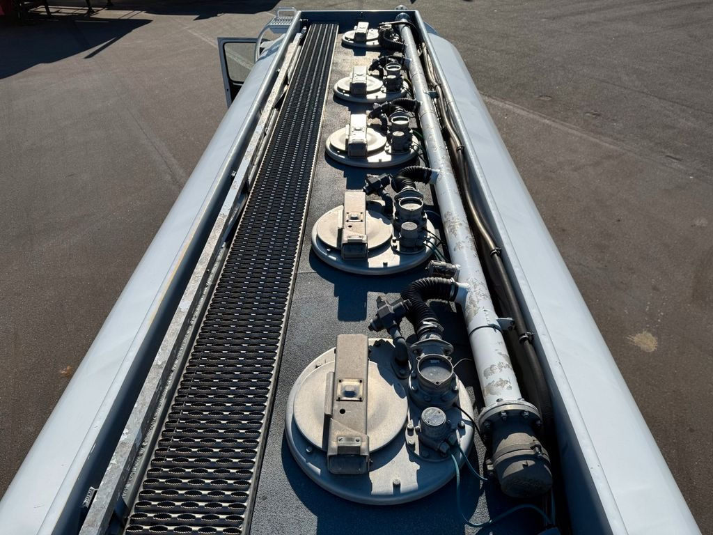 Volvo FM460 8x2*6 24.000 l. ADR Tank Volvo FM460 8x2*6 24.000 l. ADR Tanktruck - Tsisternauto: pilt 5 Volvo FM460 8x2*6 24.000 l. ADR Tank Volvo FM460 8x2*6 24.000 l. ADR Tanktruck - Tsisternauto: pilt 5