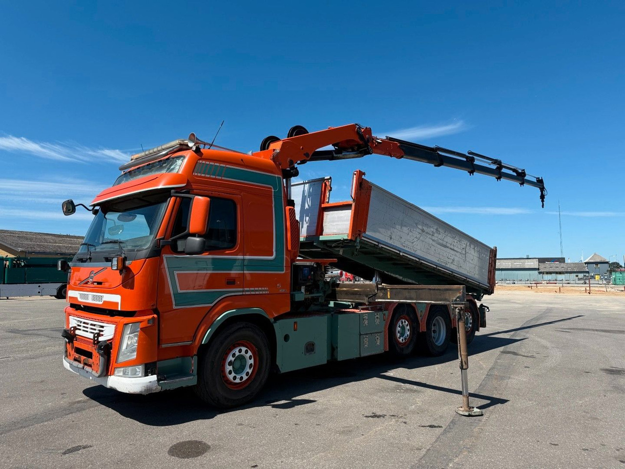 Volvo FM500 8x2*6 Crane HMF 2620 K5 Pendel Tipper - Kraanaga veoauto: pilt 1 Volvo FM500 8x2*6 Crane HMF 2620 K5 Pendel Tipper - Kraanaga veoauto: pilt 1