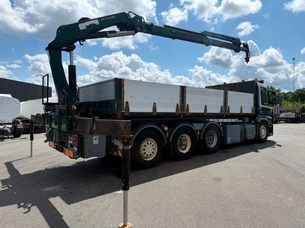 Volvo FM500 8x4*4 Tipper / Crane HMF2620-K5 - Kallurauto, Kraanaga veoauto: pilt 4 Volvo FM500 8x4*4 Tipper / Crane HMF2620-K5 - Kallurauto, Kraanaga veoauto: pilt 4