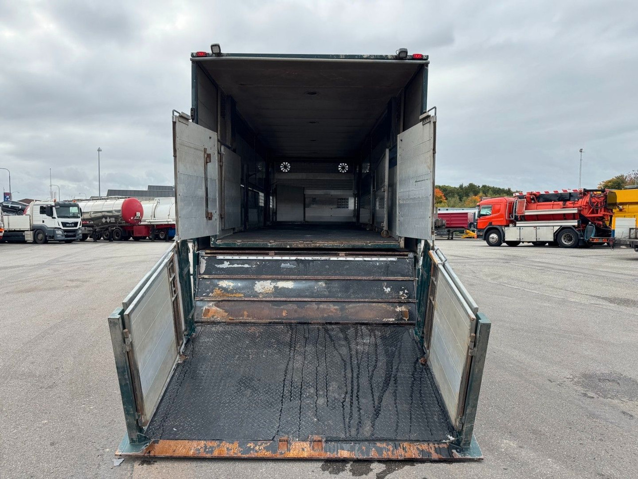 Hobuseauto Volvo FM9 380 6x2*4 Tiertransporter / Livestock: pilt 9 Hobuseauto Volvo FM9 380 6x2*4 Tiertransporter / Livestock: pilt 9