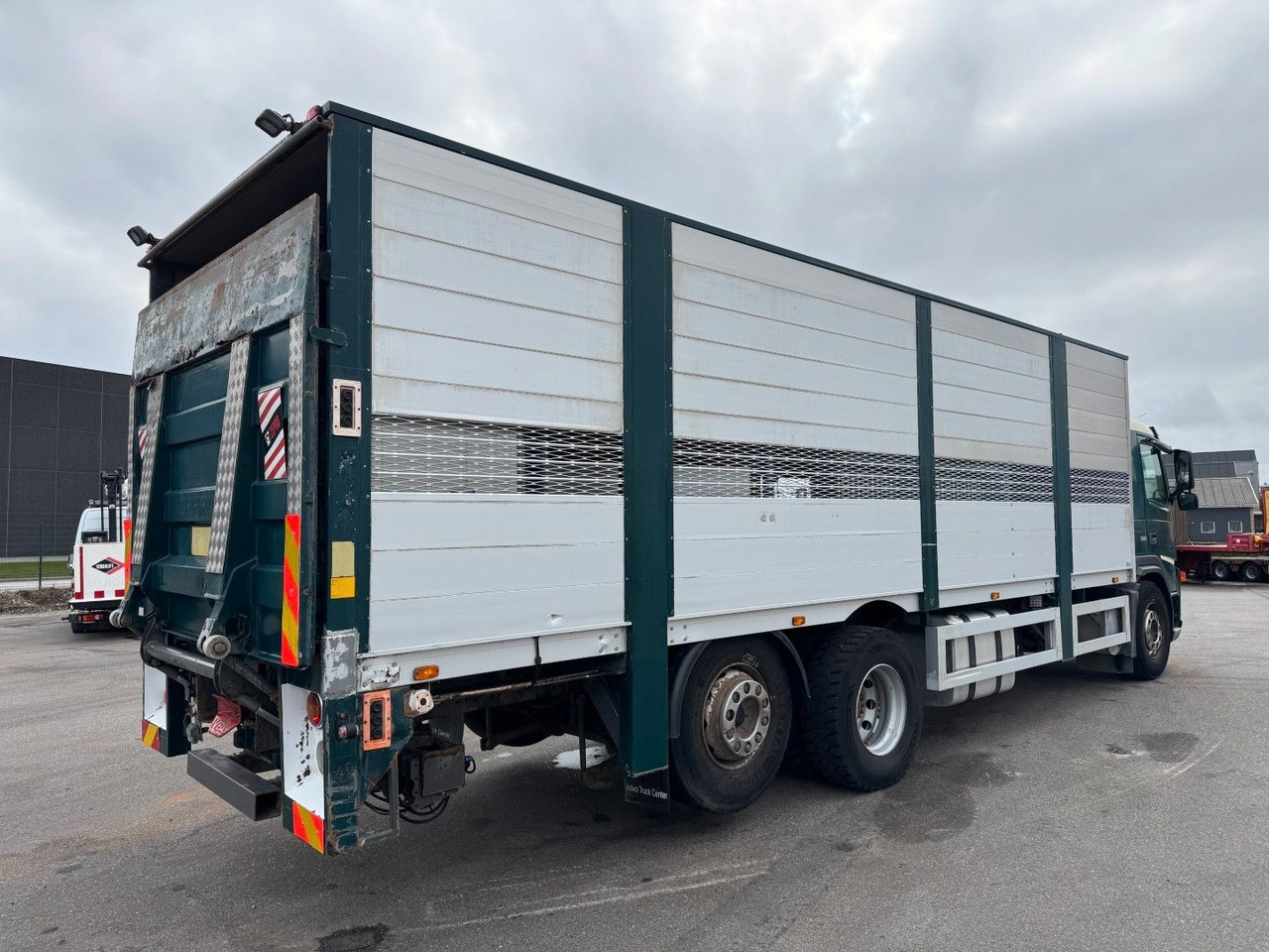 Volvo FM9 380 6x2*4 Tiertransporter / Livestock - Hobuseauto: pilt 3 Volvo FM9 380 6x2*4 Tiertransporter / Livestock - Hobuseauto: pilt 3