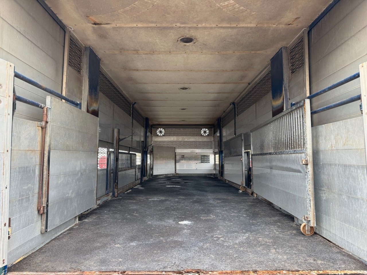 Hobuseauto Volvo FM9 380 6x2*4 Tiertransporter / Livestock: pilt 14 Hobuseauto Volvo FM9 380 6x2*4 Tiertransporter / Livestock: pilt 14