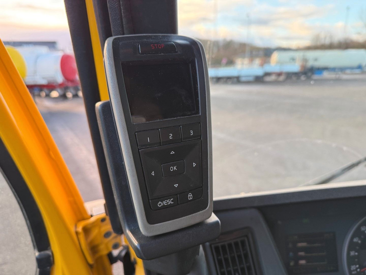 Kallurauto Volvo FMX500 8x4/4 Steel tipper Volvo FMX500 8x4/4 Steel tipper: pilt 16