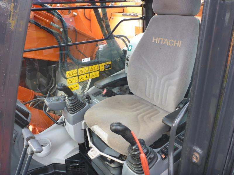 Hitachi ZX225USLC-5B - Lintekskavaator: pilt 4 Hitachi ZX225USLC-5B - Lintekskavaator: pilt 4