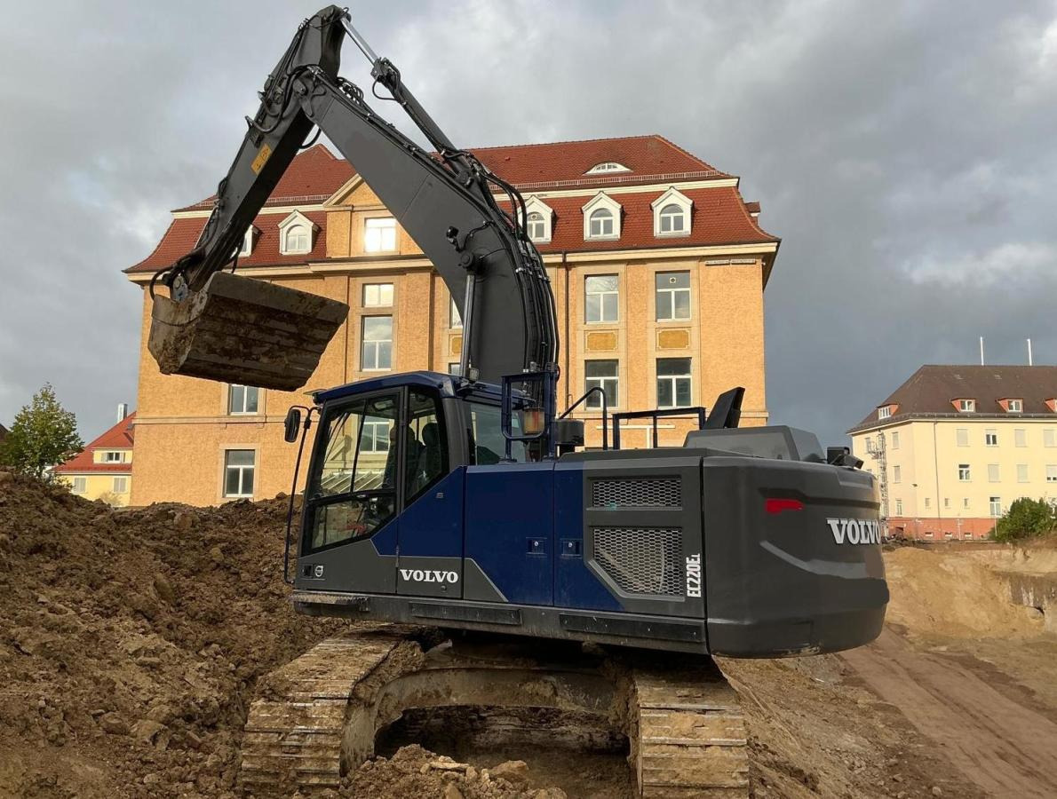 Volvo EC220EL - Lintekskavaator: pilt 4 Volvo EC220EL - Lintekskavaator: pilt 4
