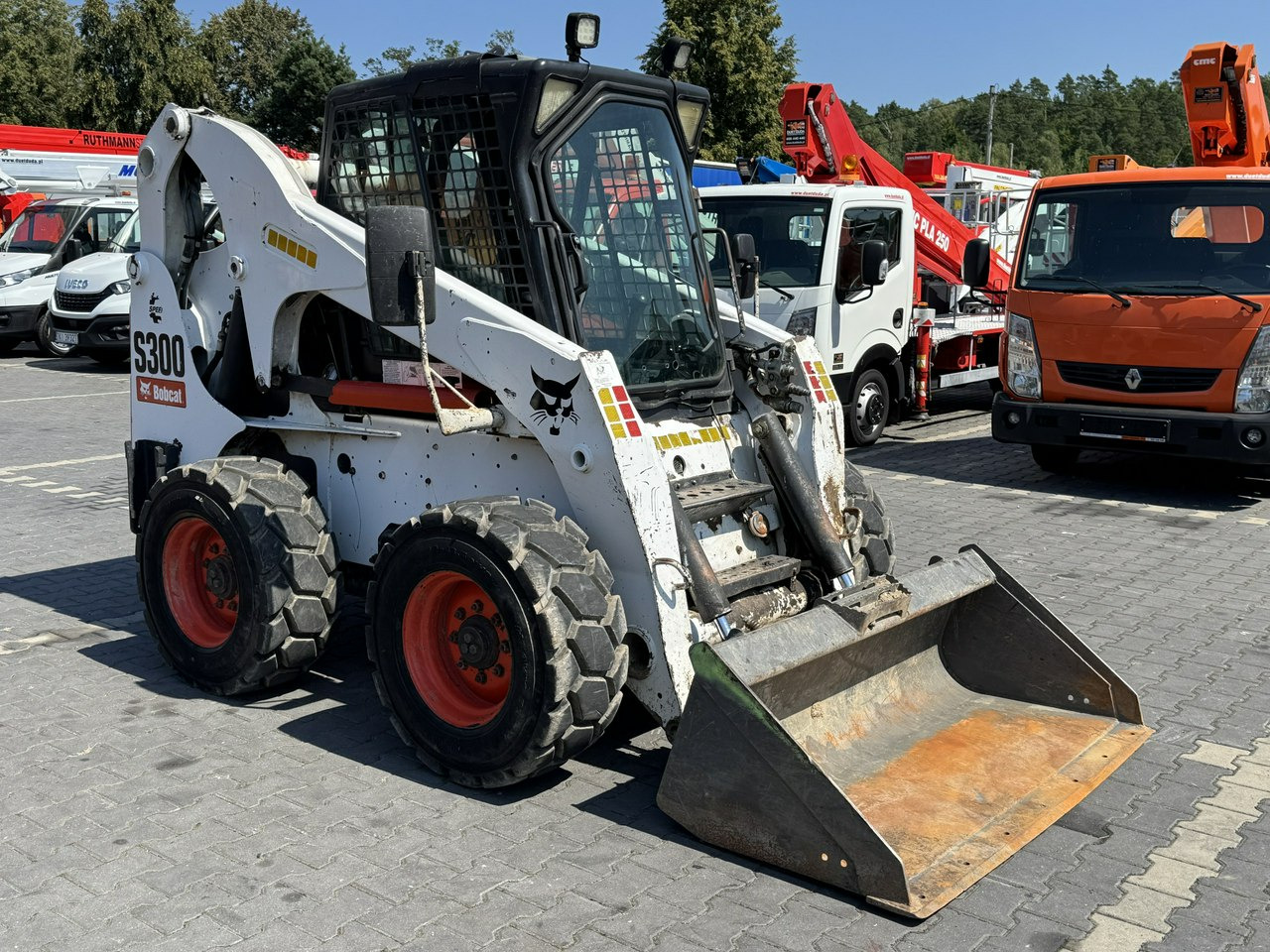Bobcat S300 Joystick Mini Ładowarka Waga 3692kg - Kompaktlaadur: pilt 3 Bobcat S300 Joystick Mini Ładowarka Waga 3692kg - Kompaktlaadur: pilt 3