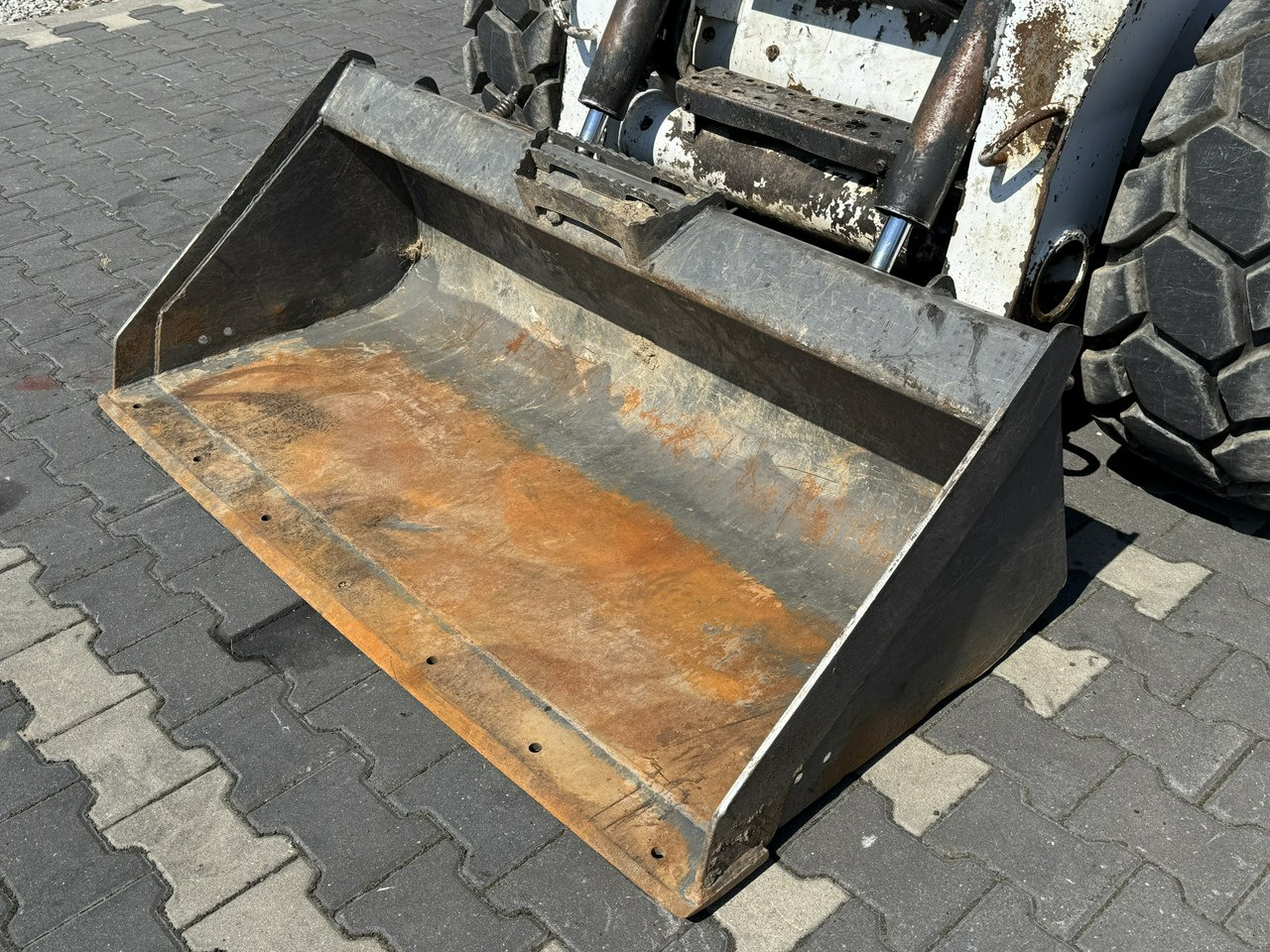 Bobcat S300 Joystick Mini Ładowarka Waga 3692kg - Kompaktlaadur: pilt 2 Bobcat S300 Joystick Mini Ładowarka Waga 3692kg - Kompaktlaadur: pilt 2