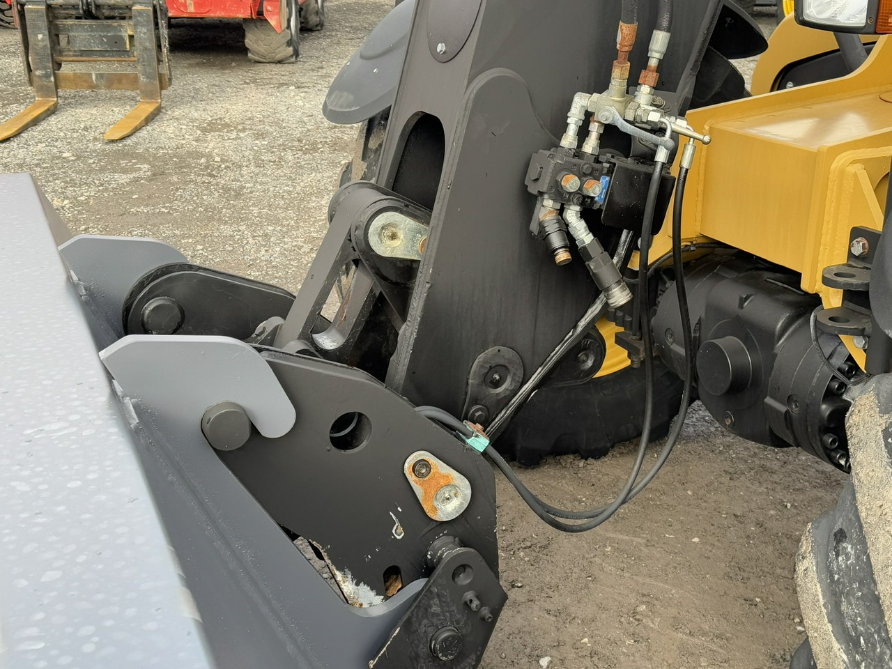 Caterpillar TH337C - Teleskooplaadur: pilt 4 Caterpillar TH337C - Teleskooplaadur: pilt 4