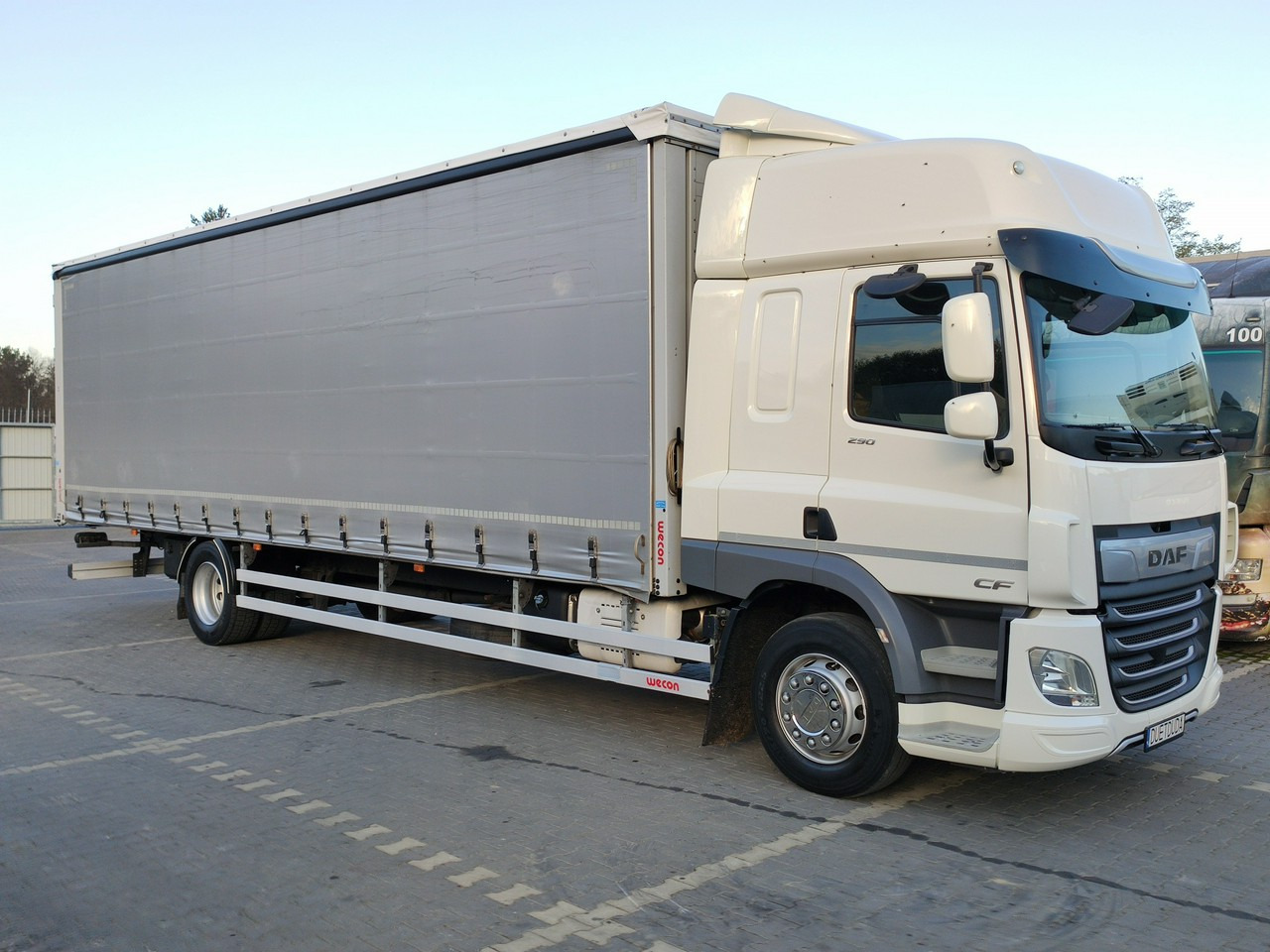 DAF CF 290 E6 Firana Tył Drzwi Dach Podnoszony / Zsuwany Długi 9.30m - Tent veoauto: pilt 1 DAF CF 290 E6 Firana Tył Drzwi Dach Podnoszony / Zsuwany Długi 9.30m - Tent veoauto: pilt 1