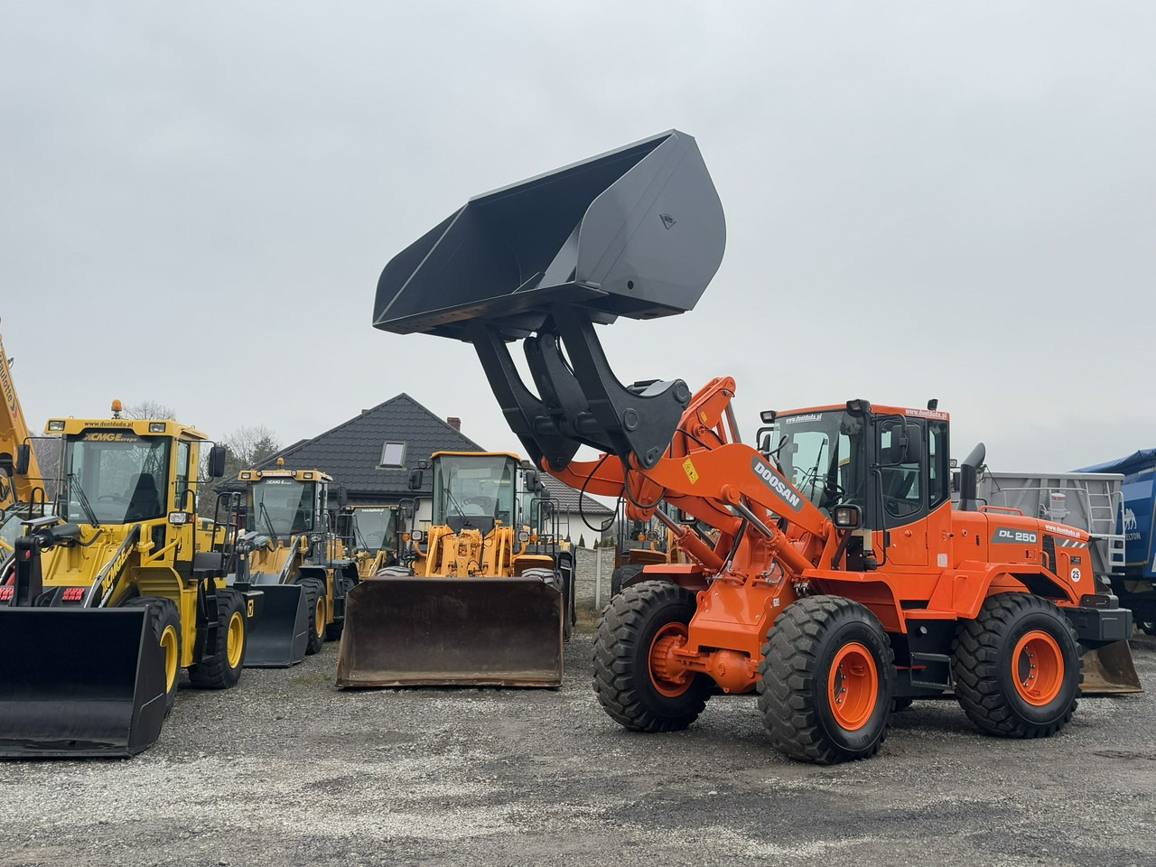 Doosan DL250 14,5Ton Łyżka Wysokiego Wysypu !!! - Rataslaadur: pilt 2 Doosan DL250 14,5Ton Łyżka Wysokiego Wysypu !!! - Rataslaadur: pilt 2