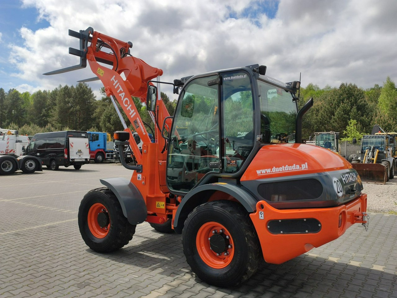 Hitachi ZW75 Wheel Loader Szybko-Złącze Widły Stan Bardzo Dobry - Rataslaadur: pilt 4 Hitachi ZW75 Wheel Loader Szybko-Złącze Widły Stan Bardzo Dobry - Rataslaadur: pilt 4