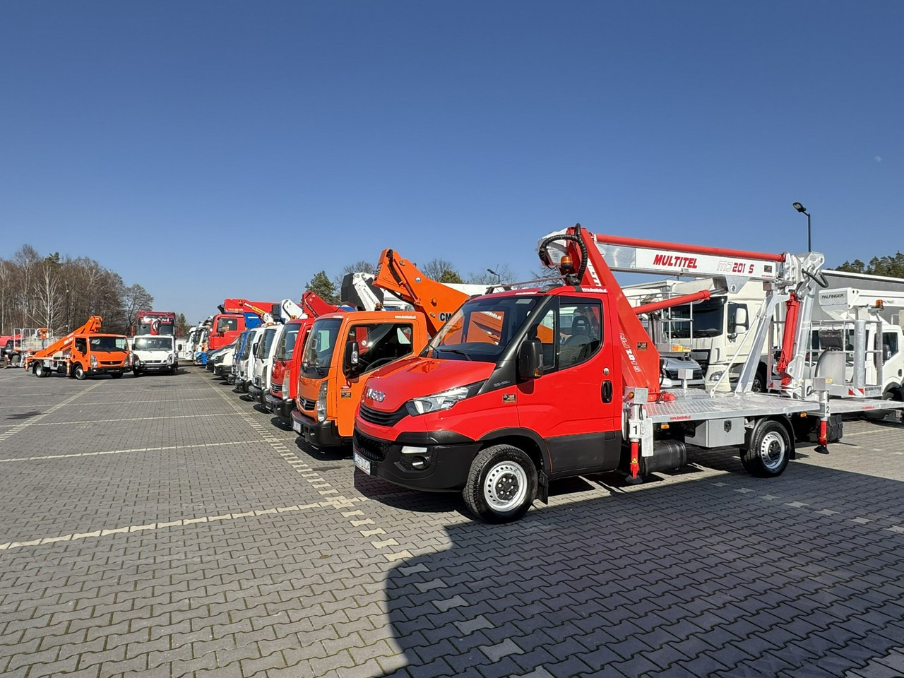 Iveco Daily 35S12 - Veoautolt tõusev platvorm: pilt 4 Iveco Daily 35S12 - Veoautolt tõusev platvorm: pilt 4