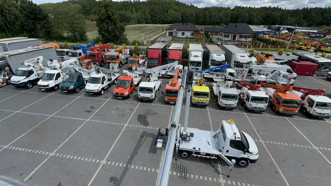 Iveco Daily 35S14 - Veoautolt tõusev platvorm: pilt 1 Iveco Daily 35S14 - Veoautolt tõusev platvorm: pilt 1