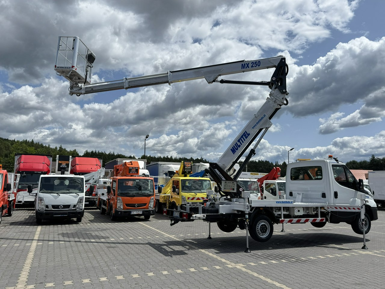 Iveco Daily 35S14 - Veoautolt tõusev platvorm: pilt 3 Iveco Daily 35S14 - Veoautolt tõusev platvorm: pilt 3