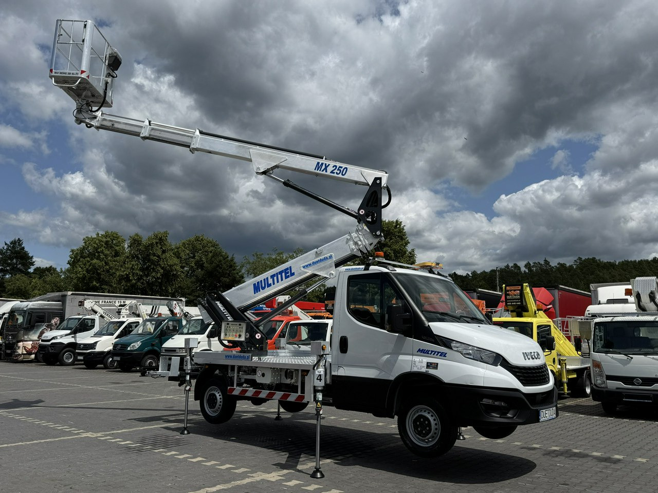 Iveco Daily 35S14 - Veoautolt tõusev platvorm: pilt 4 Iveco Daily 35S14 - Veoautolt tõusev platvorm: pilt 4